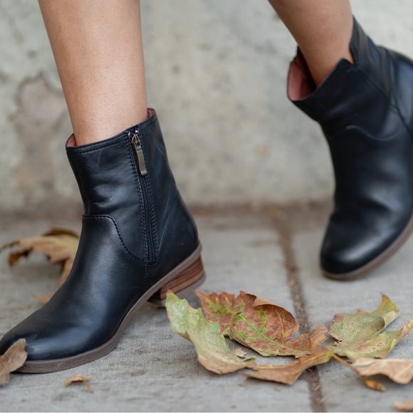 Dansko Shoes - Dansko Bethanie waterproof black leather side zipper boots size EU 41 US 10.5-11